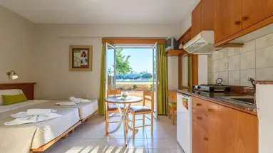 Danelis Apartments