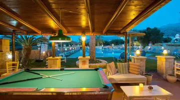 Danelis Apartments