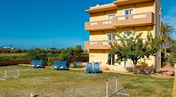 Danelis Apartments