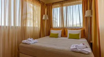 Danelis Apartments
