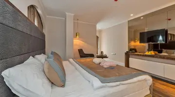 Darkmen Hotel