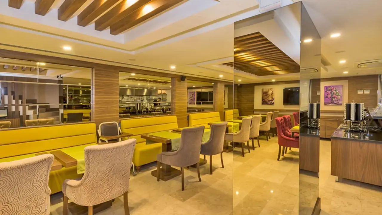 Darkmen Hotel