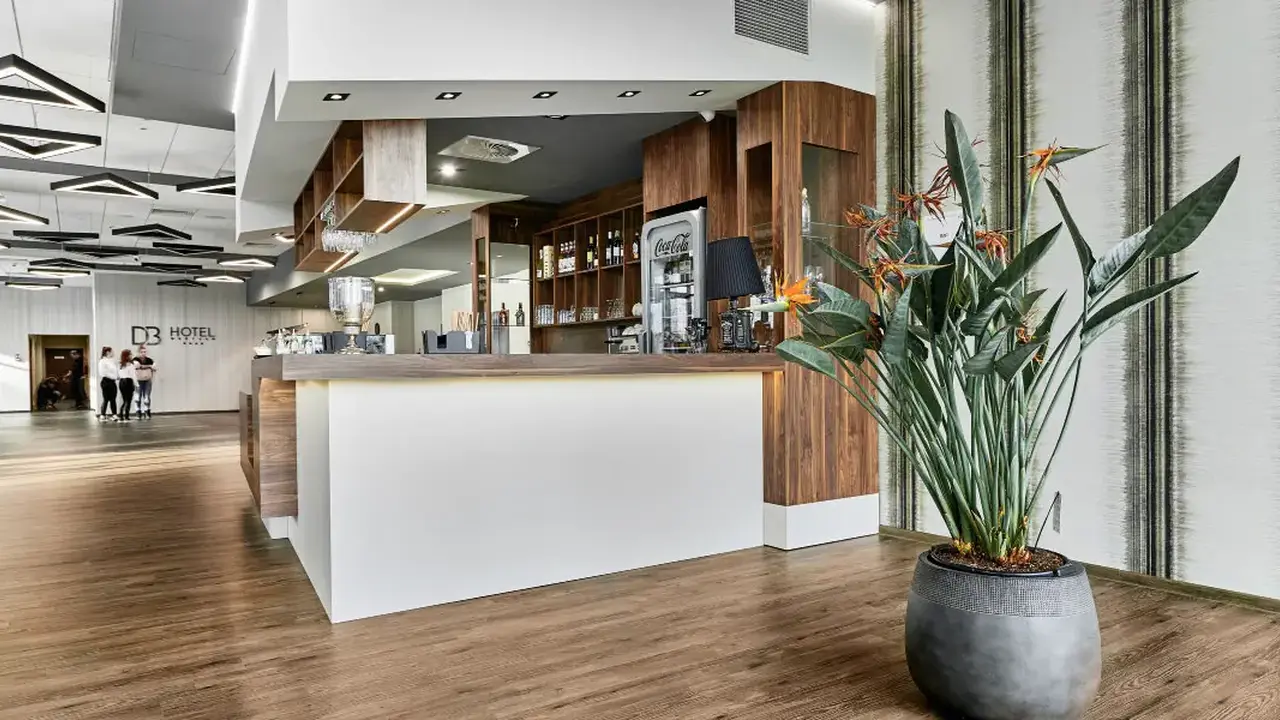DB Hotel