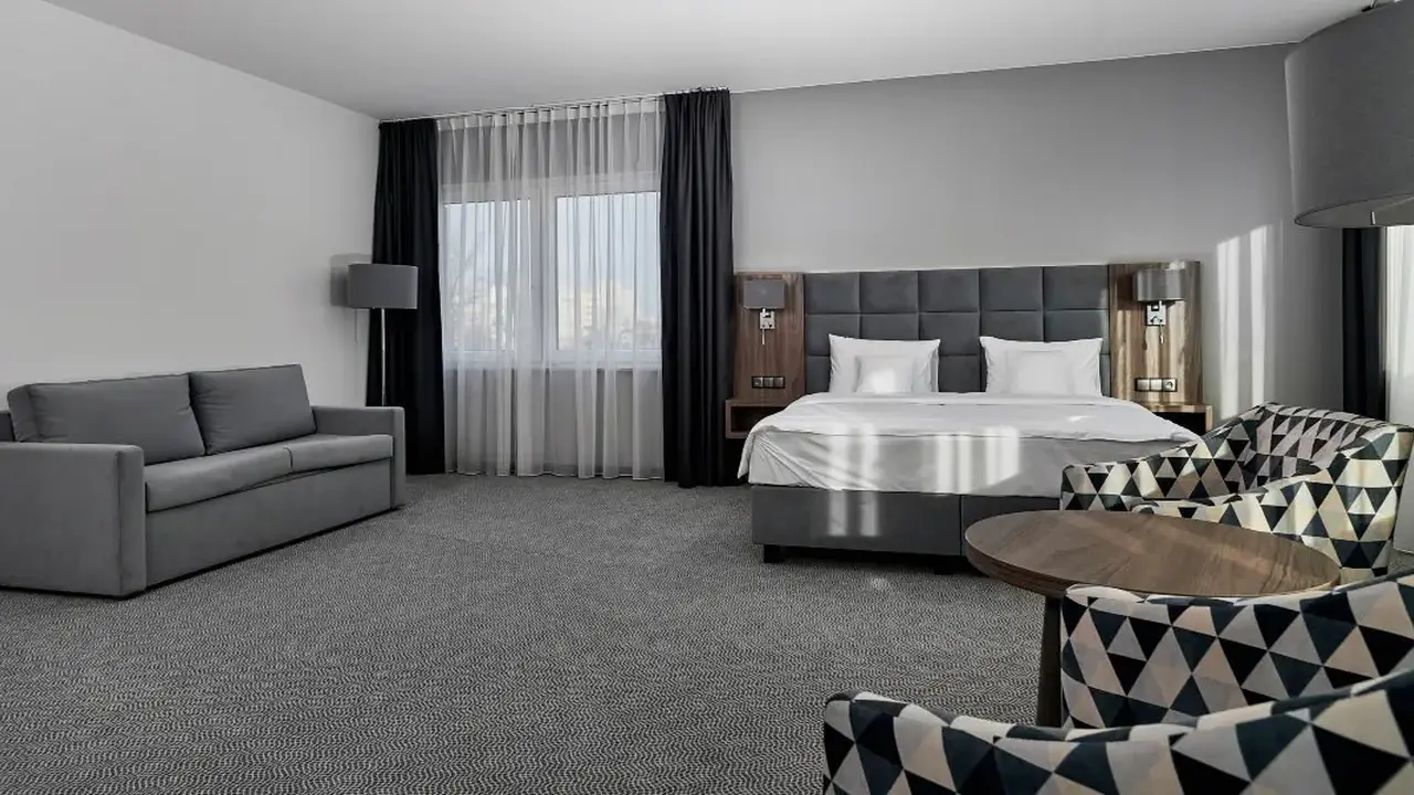 DB Hotel