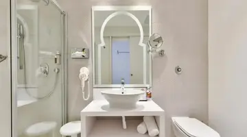 DB San Antonio Hotel & Spa