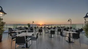 db San Antonio Hotel + Spa