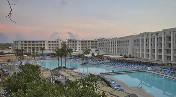 db Seabank Resort + Spa – All Inclusive