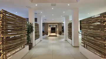 db Seabank Resort + Spa – All Inclusive
