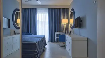 db Seabank Resort + Spa – All Inclusive