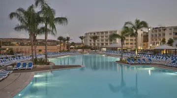 db Seabank Resort + Spa – All Inclusive