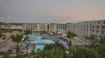 db Seabank Resort & Spa