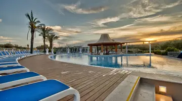 db Seabank Resort & Spa