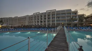 db Seabank Resort & Spa