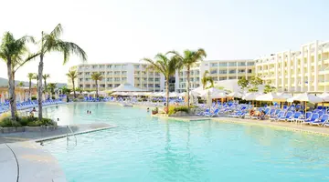 db Seabank Resort & Spa