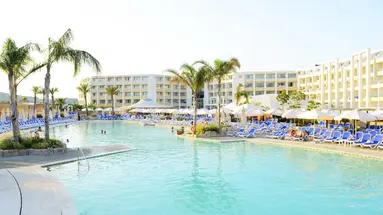 db Seabank Resort & Spa