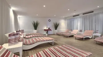 db Seabank Resort + Spa