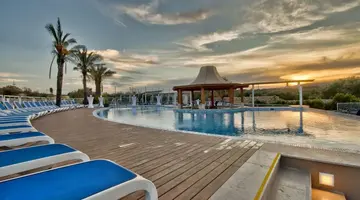 db Seabank Resort & Spa