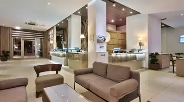 db Seabank Resort + Spa