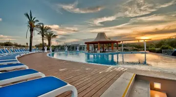 DB Seabank Resort & Spa