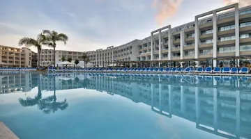 db Seabank Resort & Spa