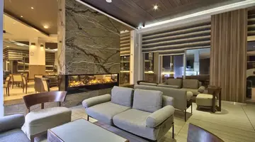 db Seabank Resort + Spa