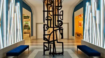 De Bonart Naples, Curio Collection by Hilton