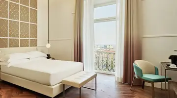 De Bonart Naples, Curio Collection by Hilton