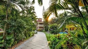 De Mandarin Beach Resort Suites & Villas