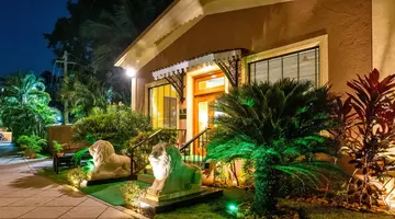 De Mandarin Beach Resort Suites & Villas