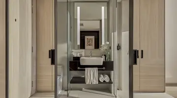 DECEMBER HOTEL