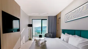 DECEMBER HOTEL