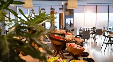 DECEMBER HOTEL