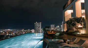 DECEMBER HOTEL