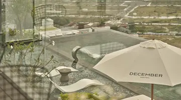 DECEMBER HOTEL