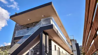 Del Mar Apartments