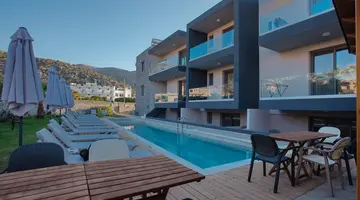 Del Mar Apartments