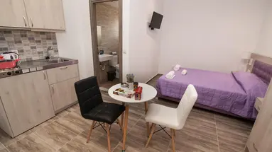 Del Mar Apartments