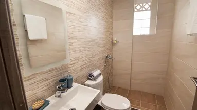Del Mar Apartments