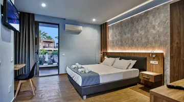 Del Mar Apartments
