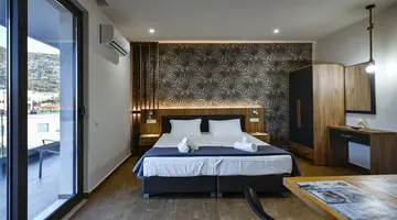Del Mar Apartments