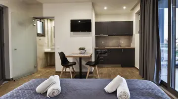 Del Mar Apartments