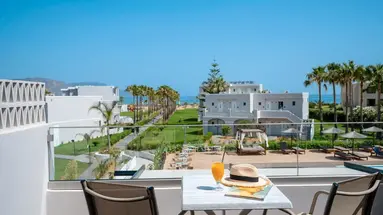 DELFINA TROPIC BEACH