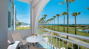 DELFINA TROPIC BEACH