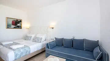 DELFINA TROPIC BEACH
