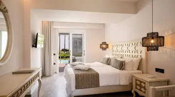 DELFINA TROPIC BEACH