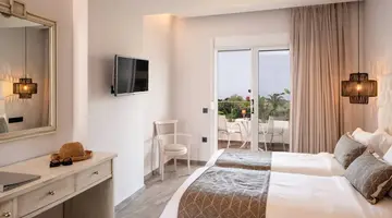 DELFINA TROPIC BEACH
