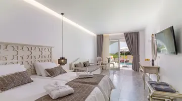 DELFINA TROPIC BEACH