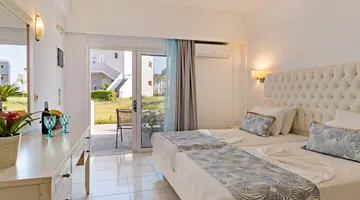 DELFINA TROPIC BEACH