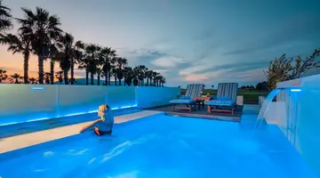DELFINA TROPIC BEACH