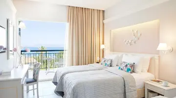 DELFINIA HOTEL